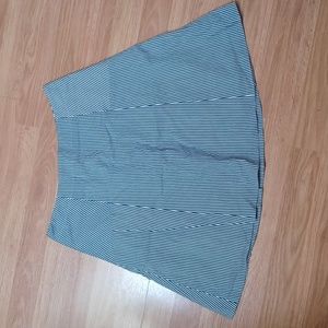 Seersucker Loft Skirt- Size 8 Petite
